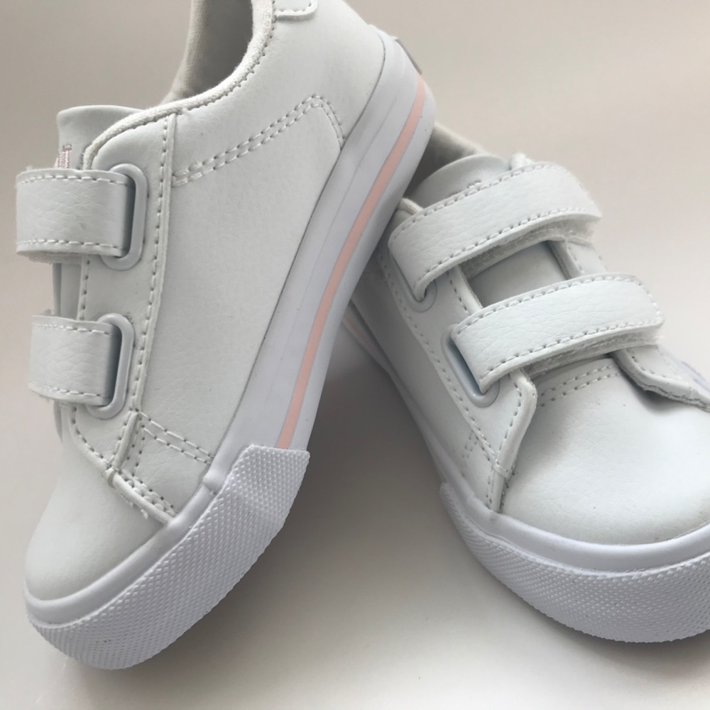 NWT White/Pink Easten II EZ Sneaker Size 7